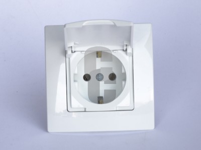 Нови предложения Контакт с капак - Макел - КАРЕ                                                                                                                                                                                                                                                                              